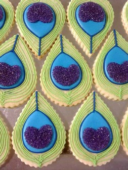 peacock_cookies_and_peacock_feather_cookies_081_grande exotic holiday table linens for Christmas