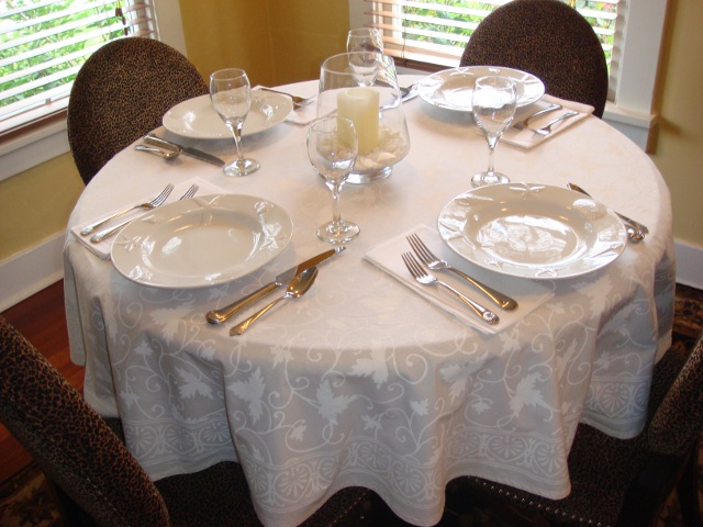 Ivy Lace round tablecloth