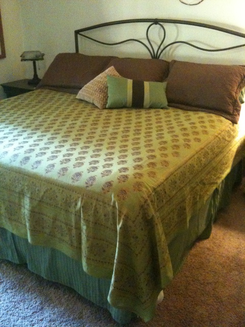 Memories of Shalimar bedspread
