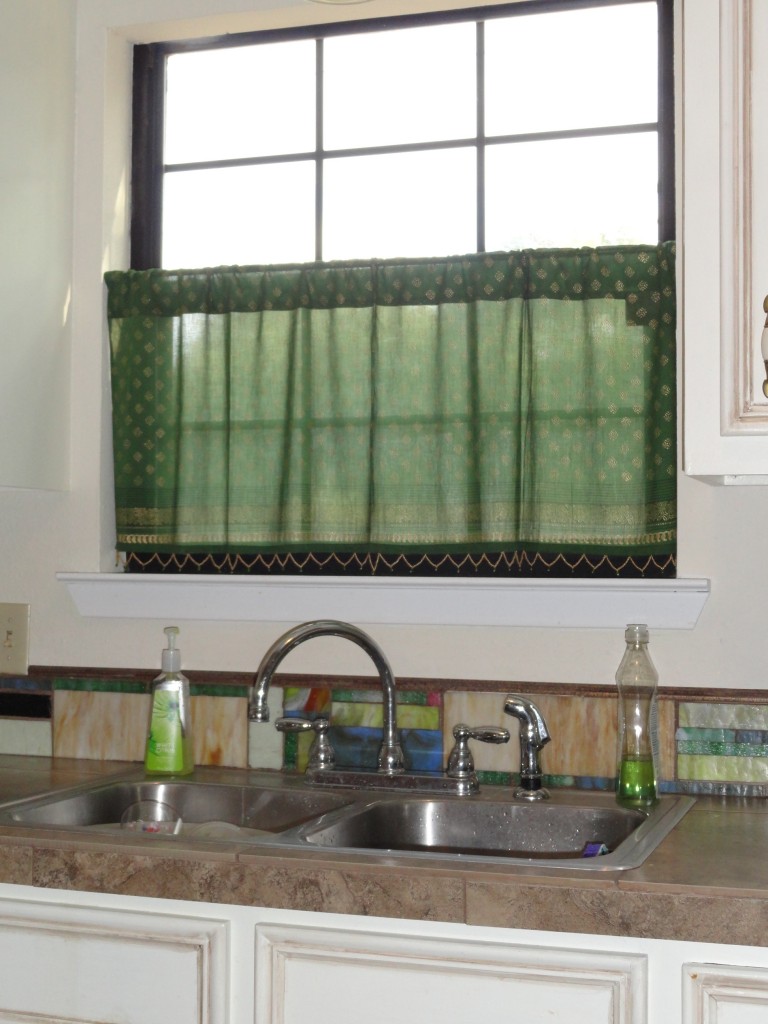 Empresses Emeralds Valance