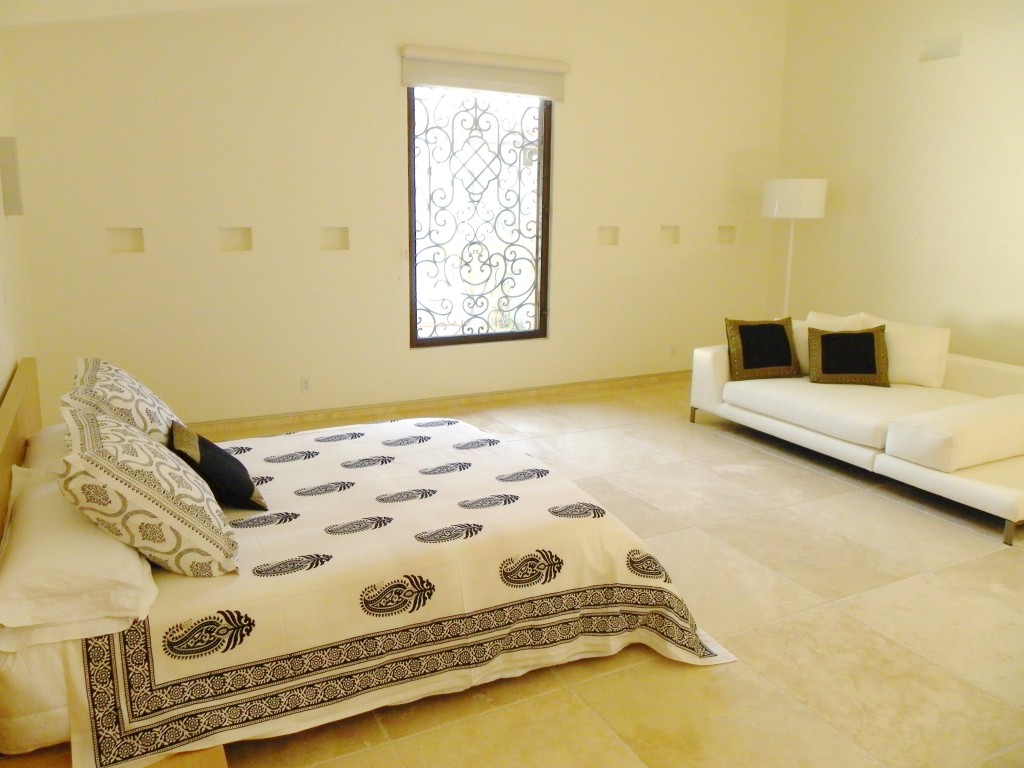 Bedroom 2, Casa mon Amour