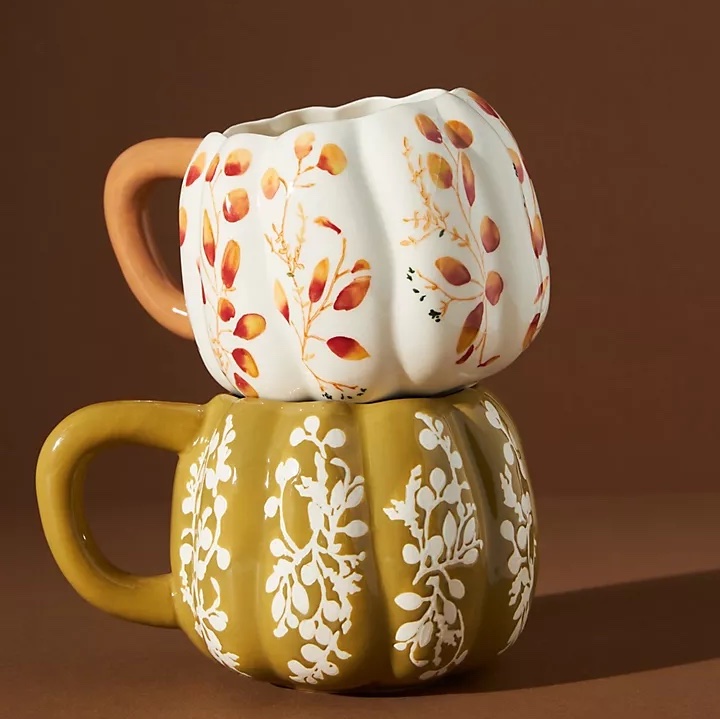 Fall pumpkin mugs for a bohemian fall bedroom