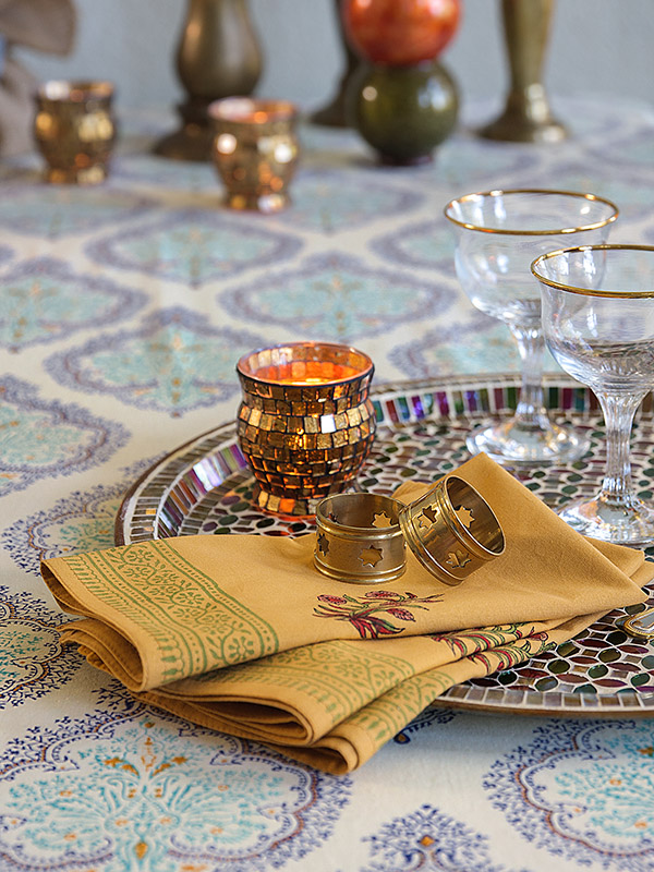 Orange paisley cloth dinner napkins