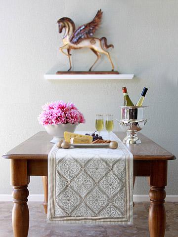 White Gold Romantic Elegant Luxury Table Runner