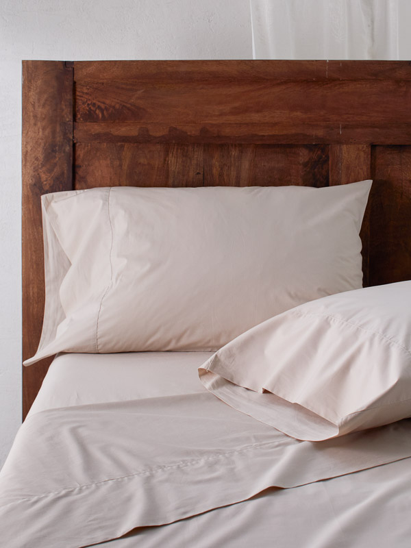 Natural color sheet set for a fall bedroom