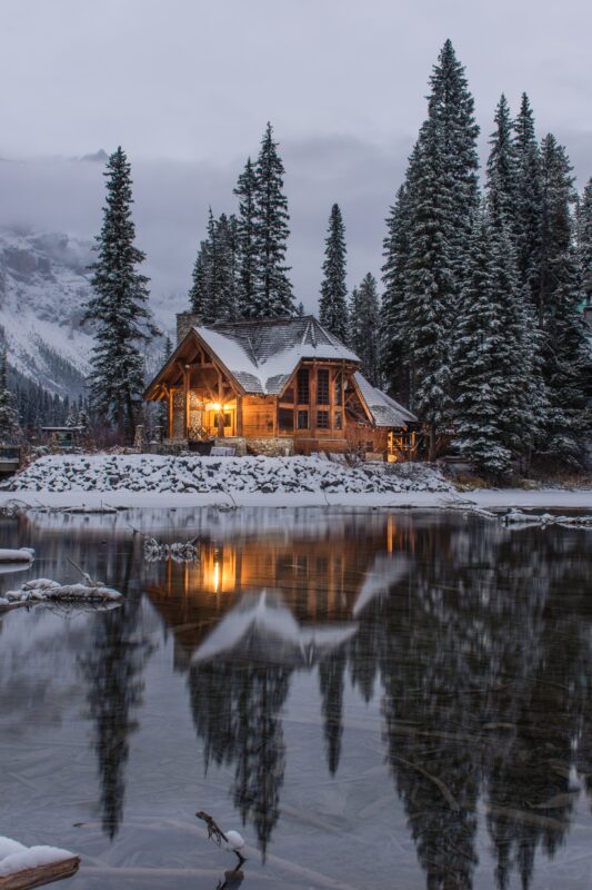 Engagement party idea for a destination wedding at a cabin