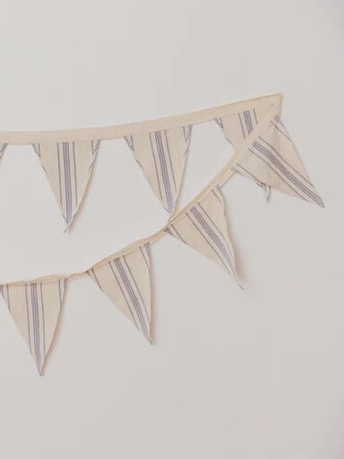 Engagement party ideas for a boatside party