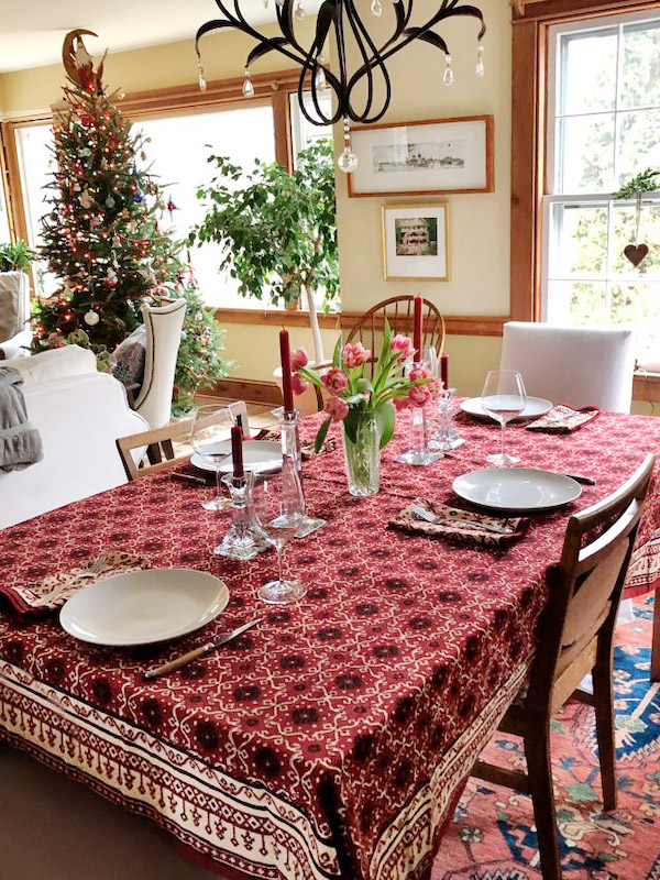 black and red Christmas tablecloth