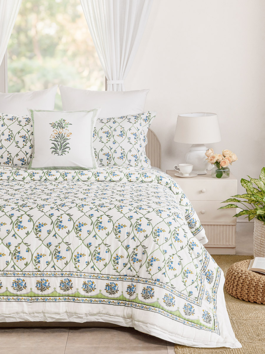 jdt_trellis_ivory_white_floral_botanical_hand_quilted_cotton_quilt_main jdt_trellis_ivory_white_floral_botanical_hand_quilted_cotton_quilt_main