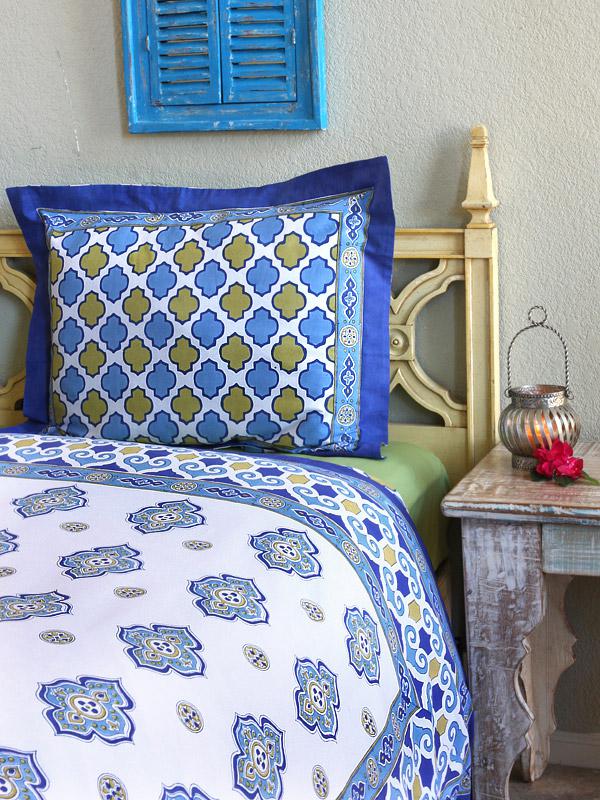 Casablanca (CP) ~ Moroccan Style White Quatrefoil Pillow Cover