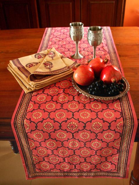 Decorative Floral Rose Pink Dining Table Runner Colorful Exotic holiday table linens