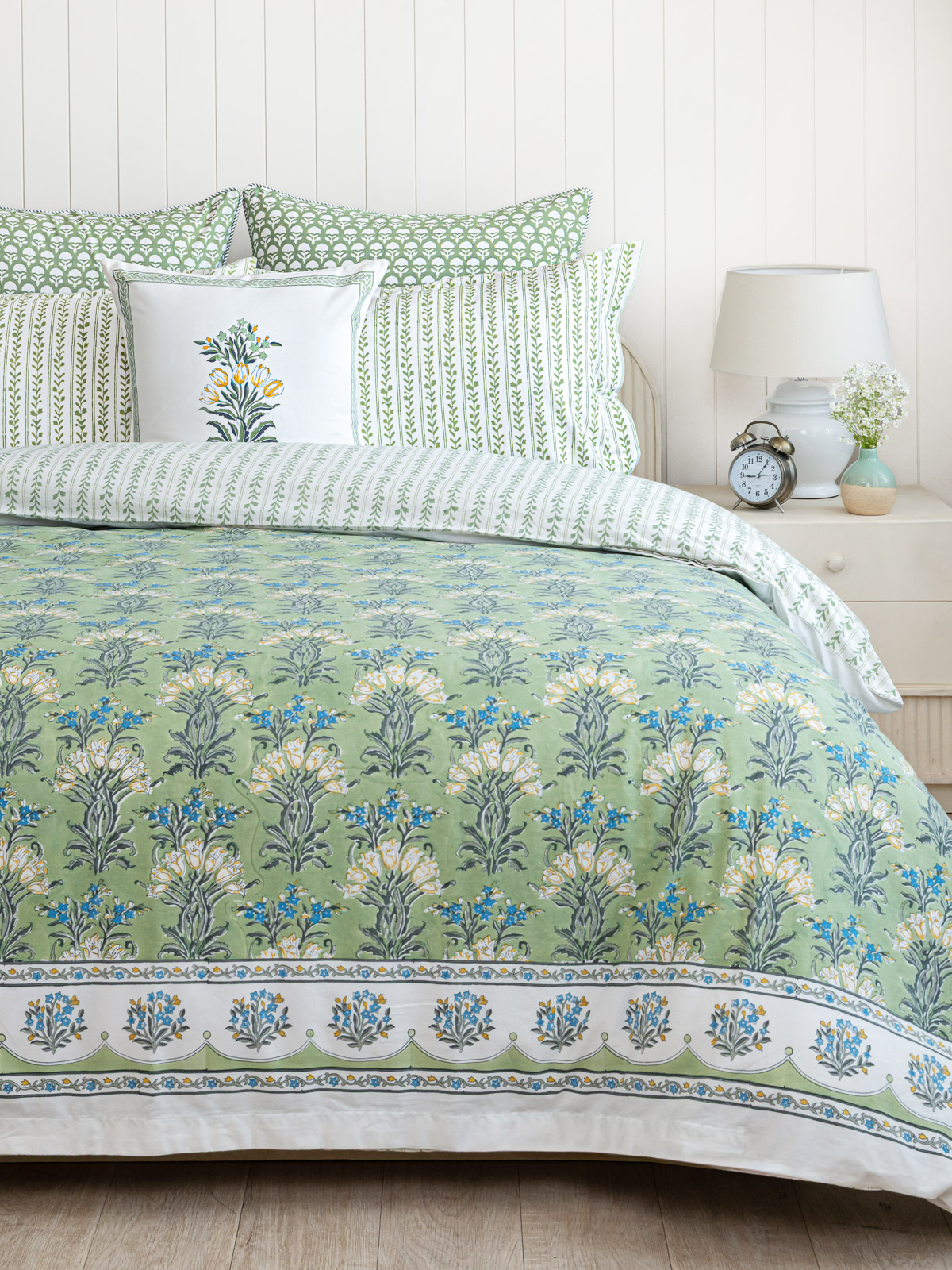 Jardin des Tuileries ~ French Green Floral Bordered Duvet