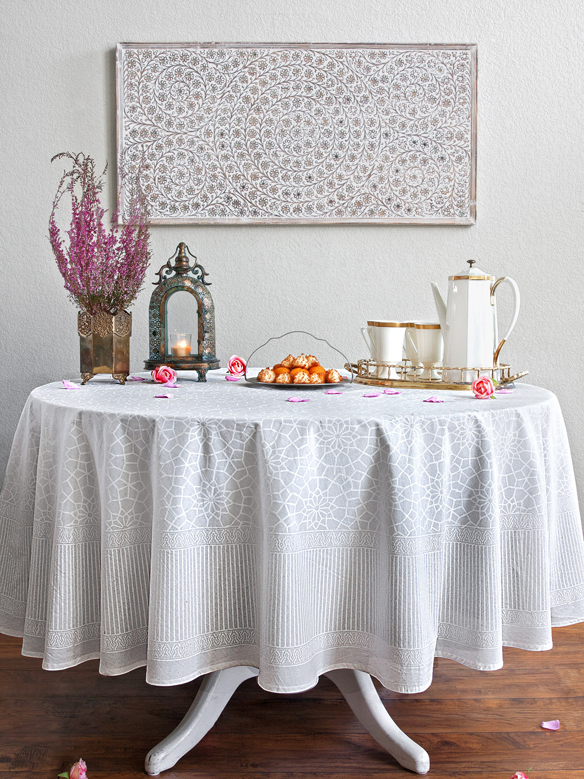 Royal Mansour ~ Moroccan Lattice Trellis White Round Tablecloth