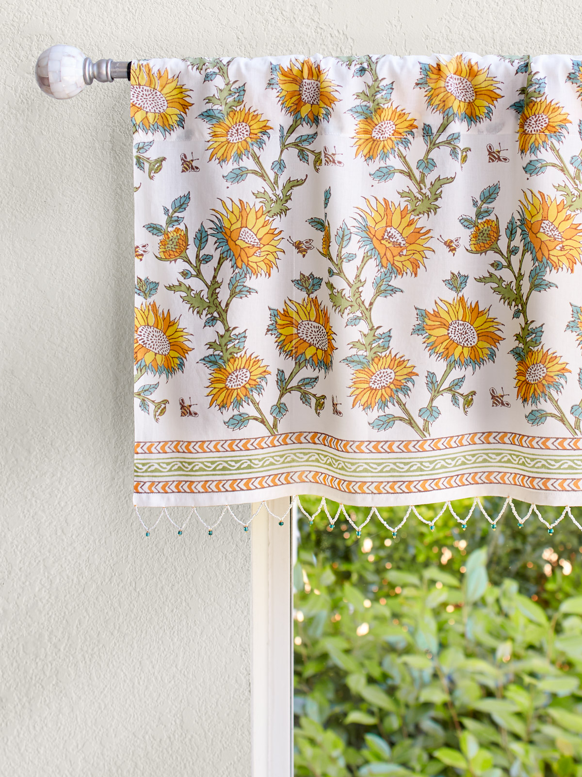 Sunflower Serenade ~ Charming Sunflower Valance for Kitchen