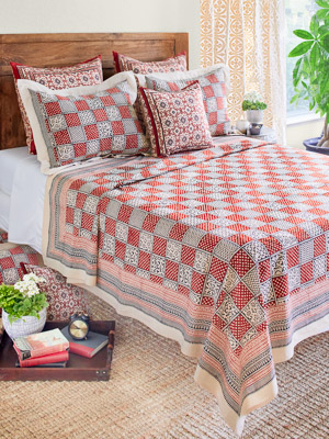Fete Royale ~ Lightweight Christmas Bedspread