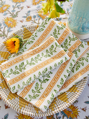 Sunflower Serenade ~ Cloth Sunflower Dinner Napkins, Set of 6