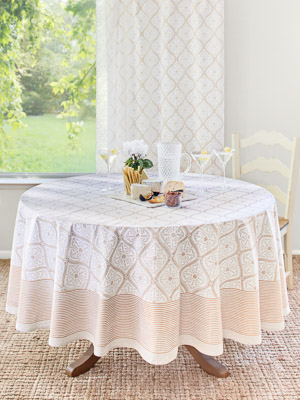 Vanilla Glace ~ White Gold Romantic Elegant Round Tablecloth